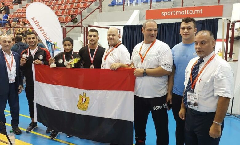 وزير الشباب والرياضة يهنئ لاعبي المنتخب الوطني لرفع الأثقال