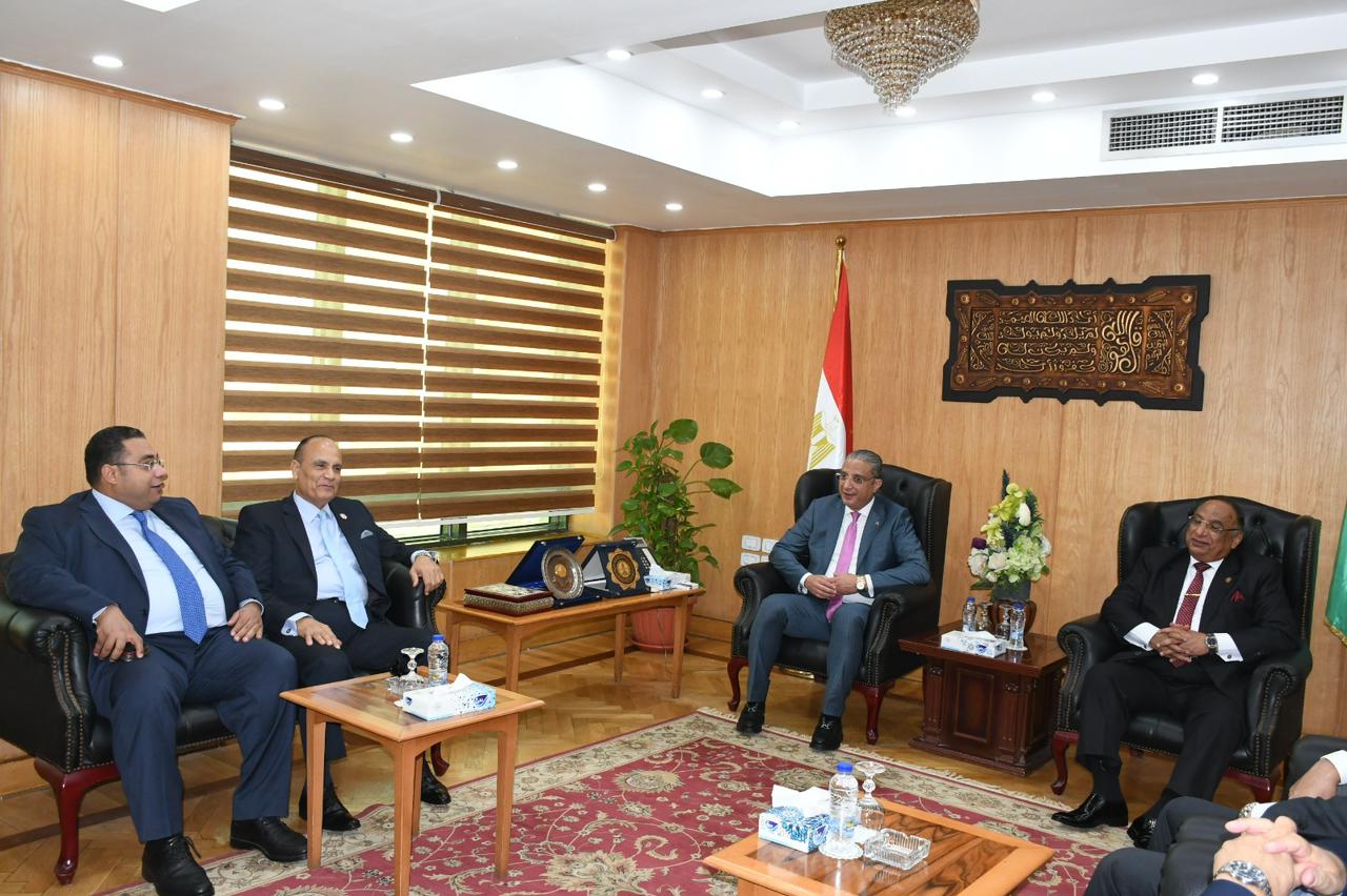 محافظ الفيوم يستقبل رئيس هيئة قضايا الدولة